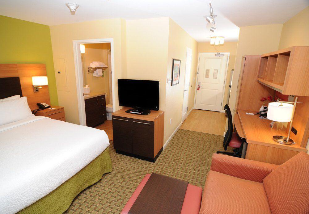 Towneplace Suites By Marriott Monroe Exterior photo